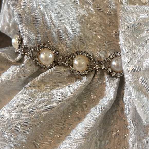 American Princess girls sleeveless dress with pearl detail and tie in the back. - Picture 6 of 8